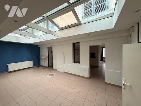 ORBEC LOCAL COMMERCIAL 175 M² PLAIN-PIED CENTRE VILLE