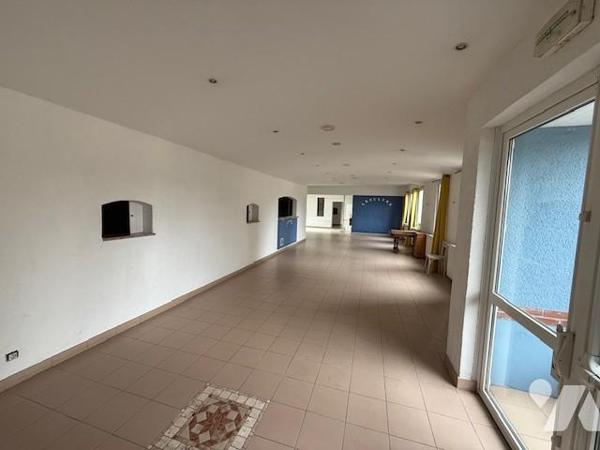 ORBEC LOCAL COMMERCIAL 175 M² PLAIN-PIED CENTRE VILLE