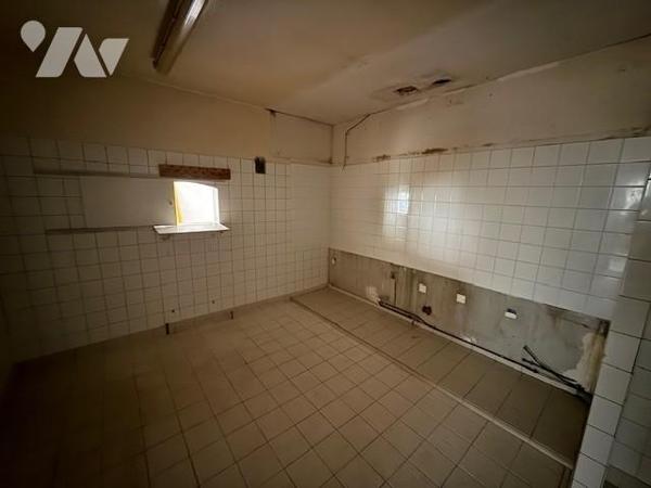 ORBEC LOCAL COMMERCIAL 175 M² PLAIN-PIED CENTRE VILLE