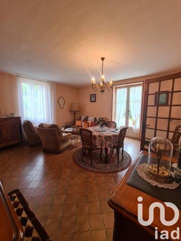 Maison 7 pièces de 159 m² à Magnac-Laval (87190)