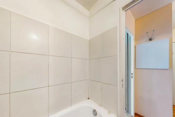 INVESTISSEMENT LOCATIF CLÉ EN MAIN - APPARTEMENT T2 AVEC PARKING - LOCATAIRE EN PLACE