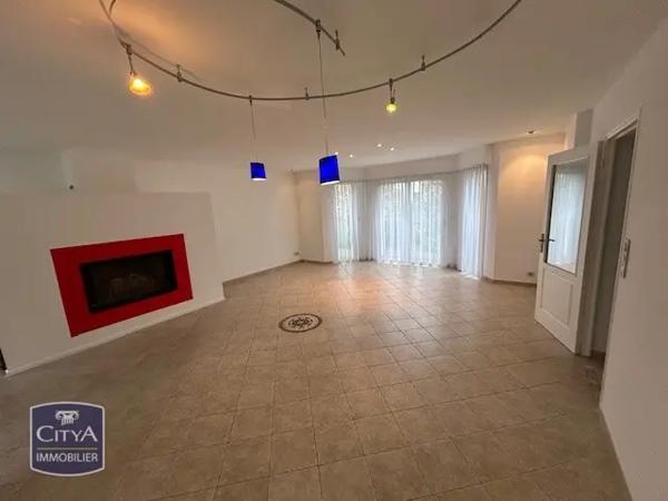 Maison à vendre 8 pièces 240m² Luynes (37230)