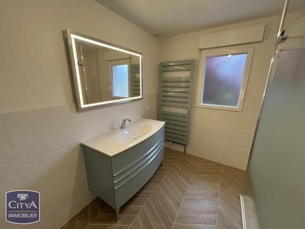 Maison à vendre 8 pièces 240m² Luynes (37230)