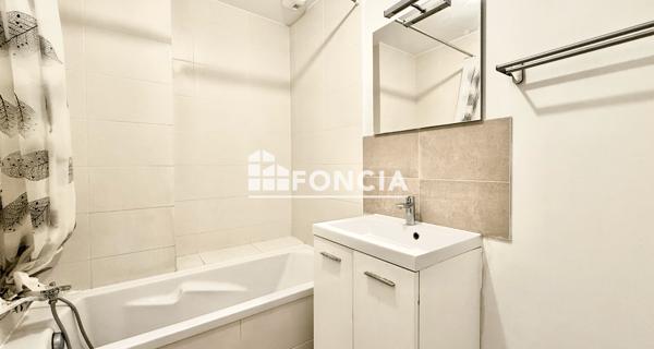 À vendre Appartement 3 pièces 64 m² - La Verpillière 38290
