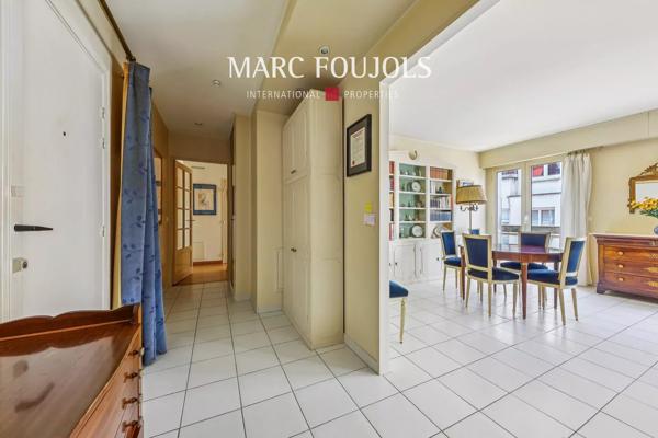 PARIS 16 Passy appartement de 85 m² au 4ème étage balcon, parking