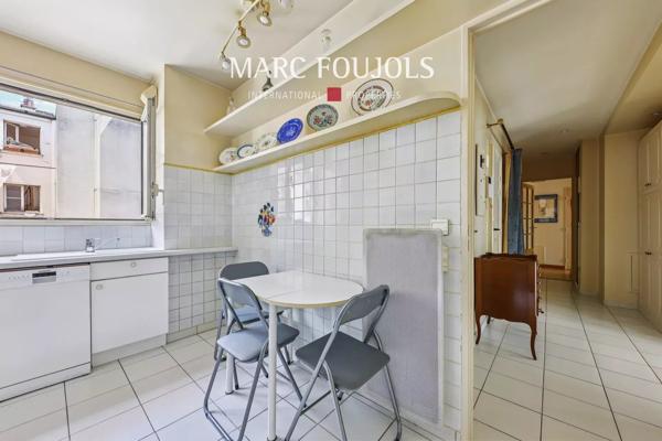 PARIS 16 Passy appartement de 85 m² au 4ème étage balcon, parking