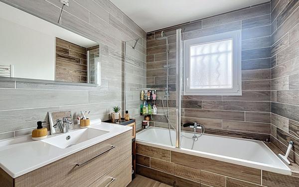 Maison à vendre    4 pièces •  Châteauneuf-sur-Isère