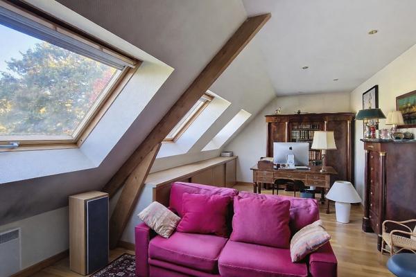 Quartier Recherché 15 mn à pieds du centre ville -Au calme et sans vis-à-vis ! Maison de 4 chambres + bureau et grande salle de jeux et sous-sol total