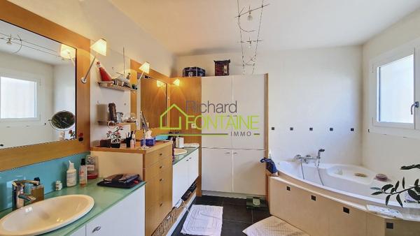 Quartier Recherché 15 mn à pieds du centre ville -Au calme et sans vis-à-vis ! Maison de 4 chambres + bureau et grande salle de jeux et sous-sol total