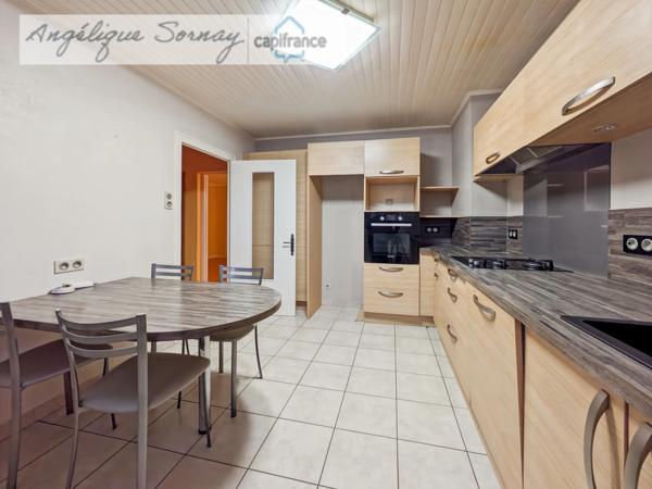 # Maison familiale de 88 m² avec terrasse, grenier aménageable et beau potentiel – Chapelle-Voland