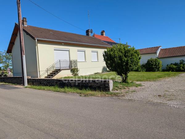 # Maison familiale de 88 m² avec terrasse, grenier aménageable et beau potentiel – Chapelle-Voland