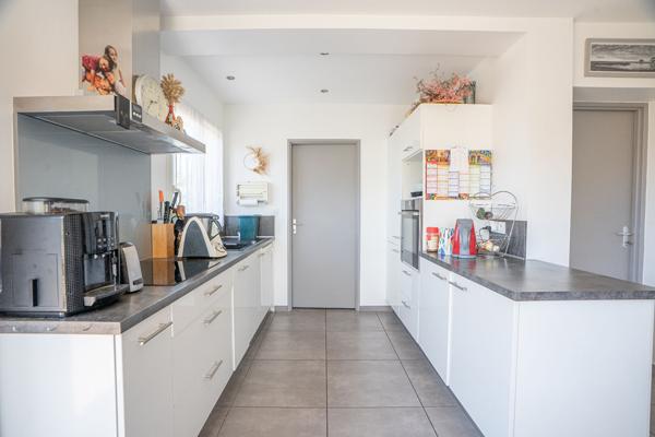 Maison Maison contemporaine de 2017 - 3 chambres avec garage - Quartier calme et résidentiel d'Eysines 91 m²