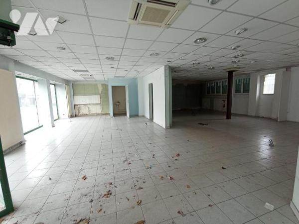 Centre-ville de CONDE - Investissement locatif. 
Immeuble en monopropriété, libre de toute loc...