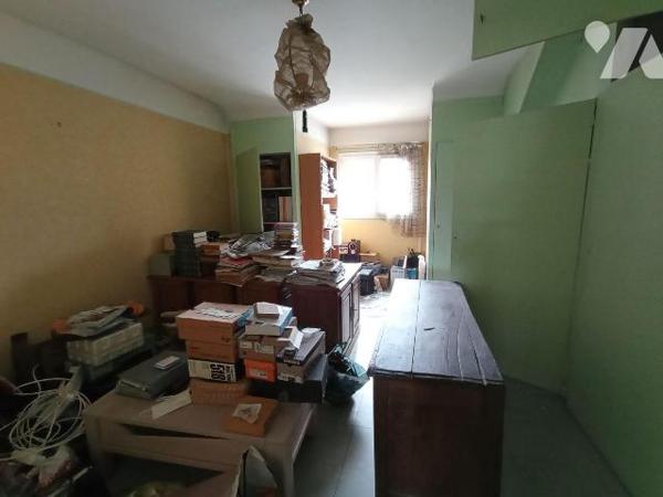 Centre-ville de CONDE - Investissement locatif. 
Immeuble en monopropriété, libre de toute loc...