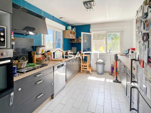 Maison individuelle R+1 des années 70, rénovée.