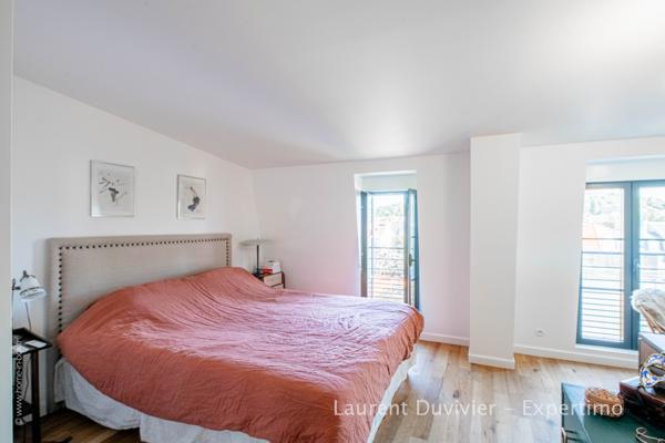 Suresnes (92150) Duplex unique alliant le charme de l’ancien avec le confort d’une construction récente le tout avec jardin!