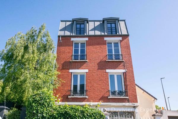 Suresnes (92150) Duplex unique alliant le charme de l’ancien avec le confort d’une construction récente le tout avec jardin!