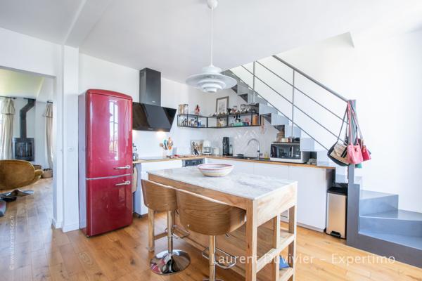 Suresnes (92150) Duplex unique alliant le charme de l’ancien avec le confort d’une construction récente le tout avec jardin!