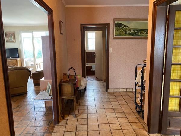 Maison entre bourg et mer à rénover Ploemeur sous offre