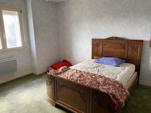 Maison entre bourg et mer à rénover Ploemeur sous offre