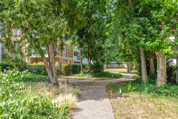 Appartement à vendre 2 pièces LYON 8EME ARRONDISSEMENT (69) dernier étage parc