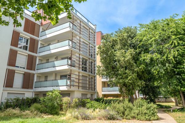 Appartement à vendre 2 pièces LYON 8EME ARRONDISSEMENT (69) dernier étage parc