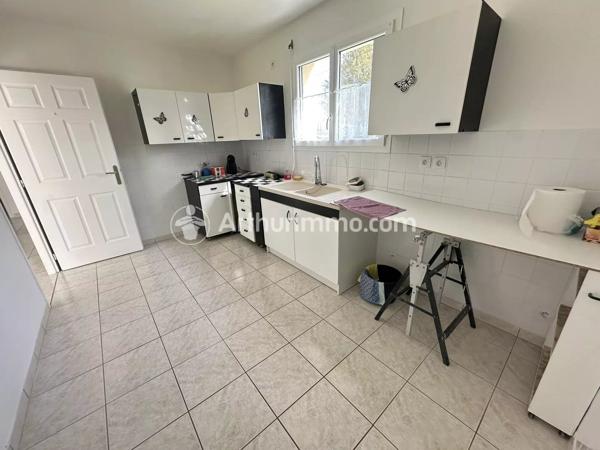 Vente                                                      Maison
                        
                     4 pièces                      84 m2                     à Saint-Astier