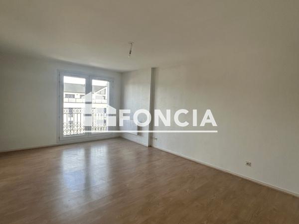 Location Appartement 3 pièces 65 m² - 6 PLACE DE L'EGLISE Saint Jean Le Blanc 45650