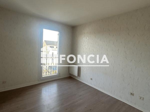 Location Appartement 3 pièces 65 m² - 6 PLACE DE L'EGLISE Saint Jean Le Blanc 45650