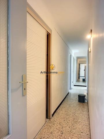 Vente                                                      Appartement
                        
                     4 pièces                      91 m2                     à Perpignan
