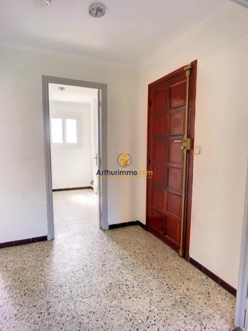 Vente                                                      Appartement
                        
                     4 pièces                      91 m2                     à Perpignan