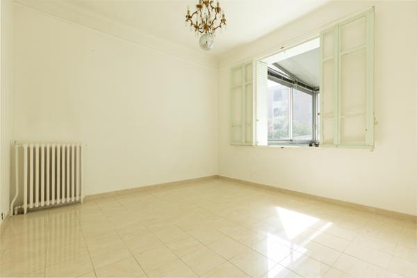 Maison
         4 pièces
        - 179 m² Bien prestige 745 000 € *