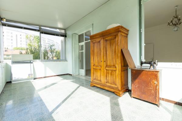 Maison
         4 pièces
        - 179 m² Bien prestige 745 000 € *