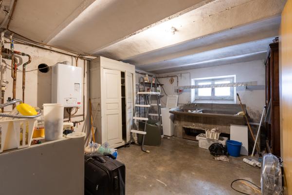 Maison
         4 pièces
        - 179 m² Bien prestige 745 000 € *