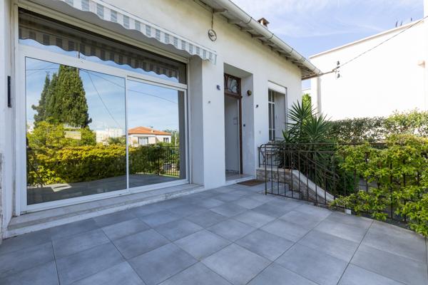 Maison
         4 pièces
        - 179 m² Bien prestige 745 000 € *