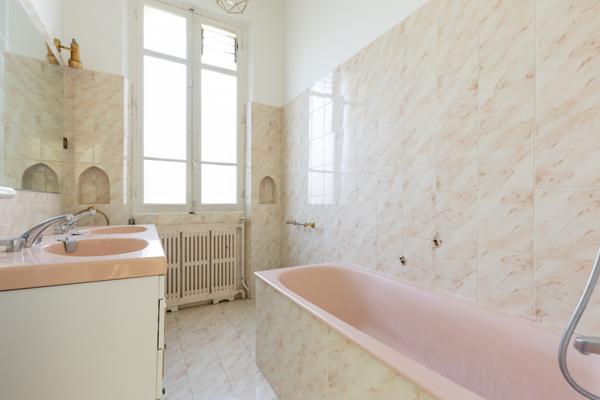 Maison
         4 pièces
        - 179 m² Bien prestige 745 000 € *