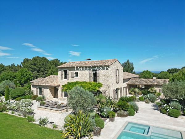 A vendre - Mas en pierre sur les hauteurs de Saint-Rémy -De-Provence