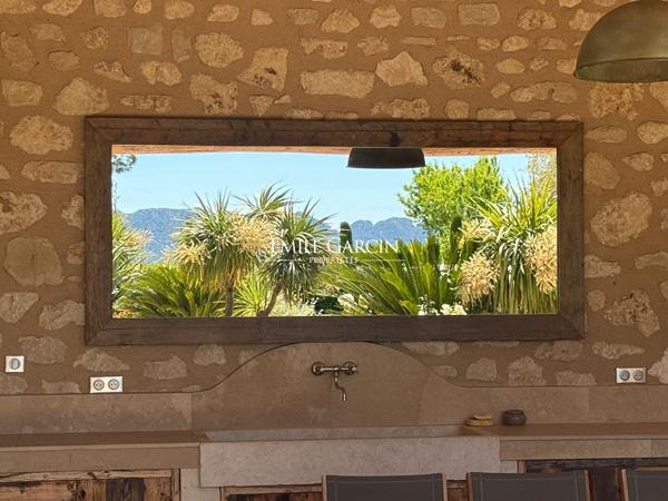 A vendre - Mas en pierre sur les hauteurs de Saint-Rémy -De-Provence