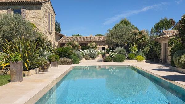 A vendre - Mas en pierre sur les hauteurs de Saint-Rémy -De-Provence
