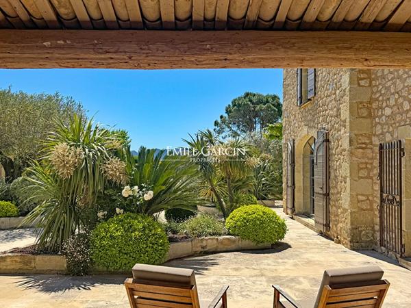 A vendre - Mas en pierre sur les hauteurs de Saint-Rémy -De-Provence
