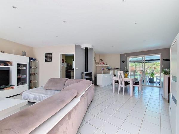 Maison  contemporaine véranda et piscine environnement privilégié