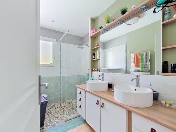 Maison  contemporaine véranda et piscine environnement privilégié