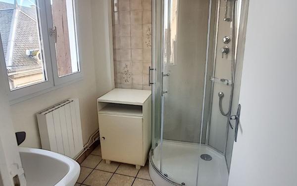 Immeuble à vendre    3 pièces •  Selles-sur-Cher