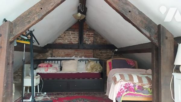 A vendre à TINCHEBRAY, une maison d'habitation et une dépendance en cours de rénovation :