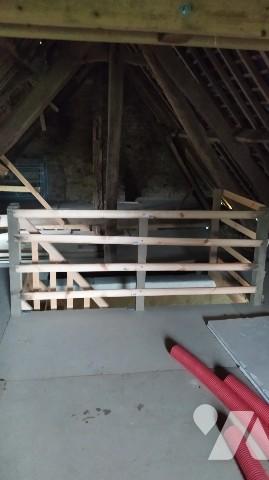 A vendre à TINCHEBRAY, une maison d'habitation et une dépendance en cours de rénovation :