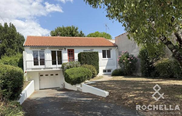 Centre-ville de Saint Jean d'Y, Maison avec garage et grand jardin