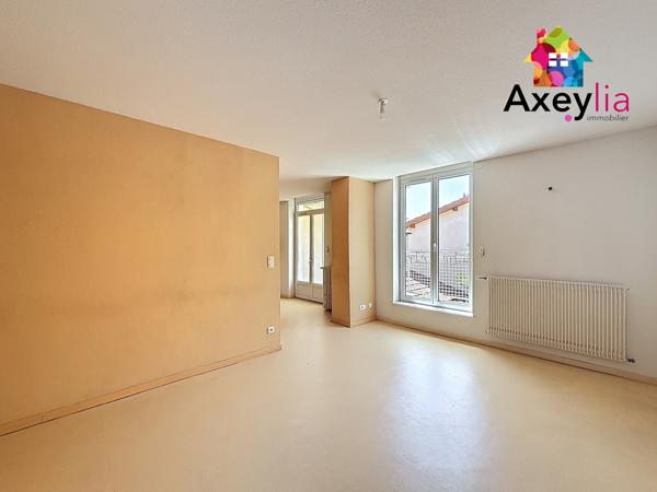 Le Coteau (42120) A VENDRE - LE COTEAU CENTRE - APPARTEMENT T5, BALCON ET CAVE