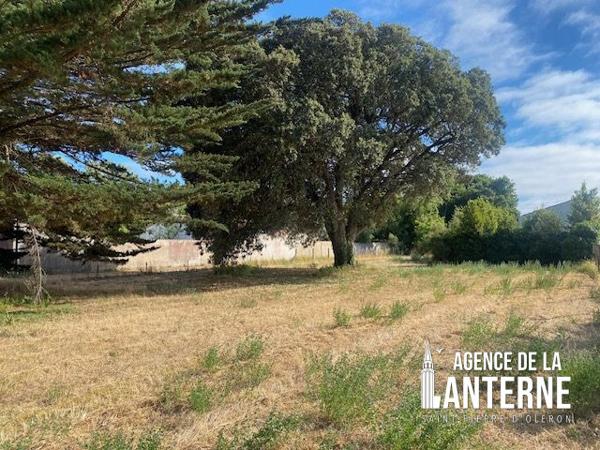 ST PIERRE - TERRAIN A BATIR DE 850 m²