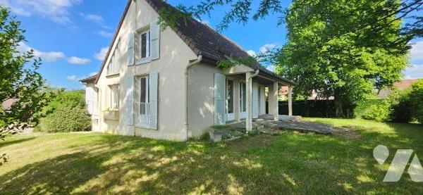 Maison à vendre à Louhans (71500) en Saône-et-Loire (71)

À Louhans, dans le département de S...