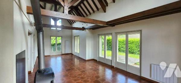 Maison à vendre à Louhans (71500) en Saône-et-Loire (71)

À Louhans, dans le département de S...